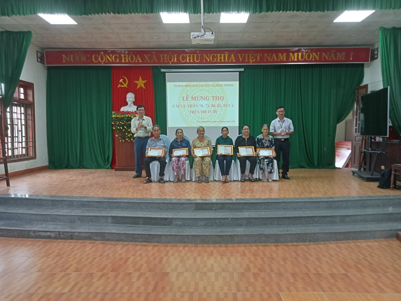 UBND phường Lê Hồng Phong tổ chức lễ mừng thọ Người cao tuổi năm 2023