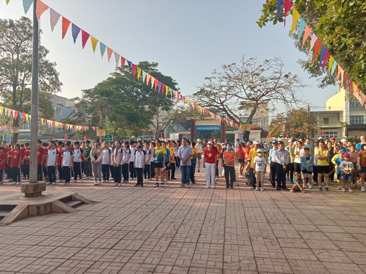 UBND phường tổ chức Lễ phát động Ngày chạy Olympic vì sức khỏe toàn dân năm 2024 trên địa bàn phường Lê Hồng Phong.